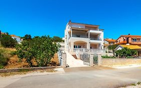 Apartment Bilice beach