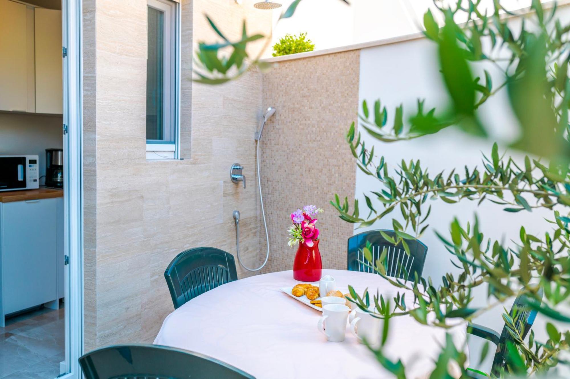 Apartment Bilice beach Exterior foto