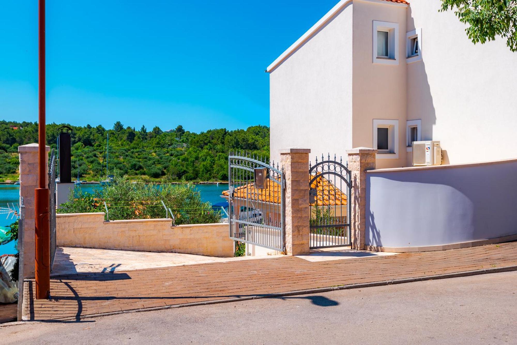 Apartment Bilice beach Exterior foto