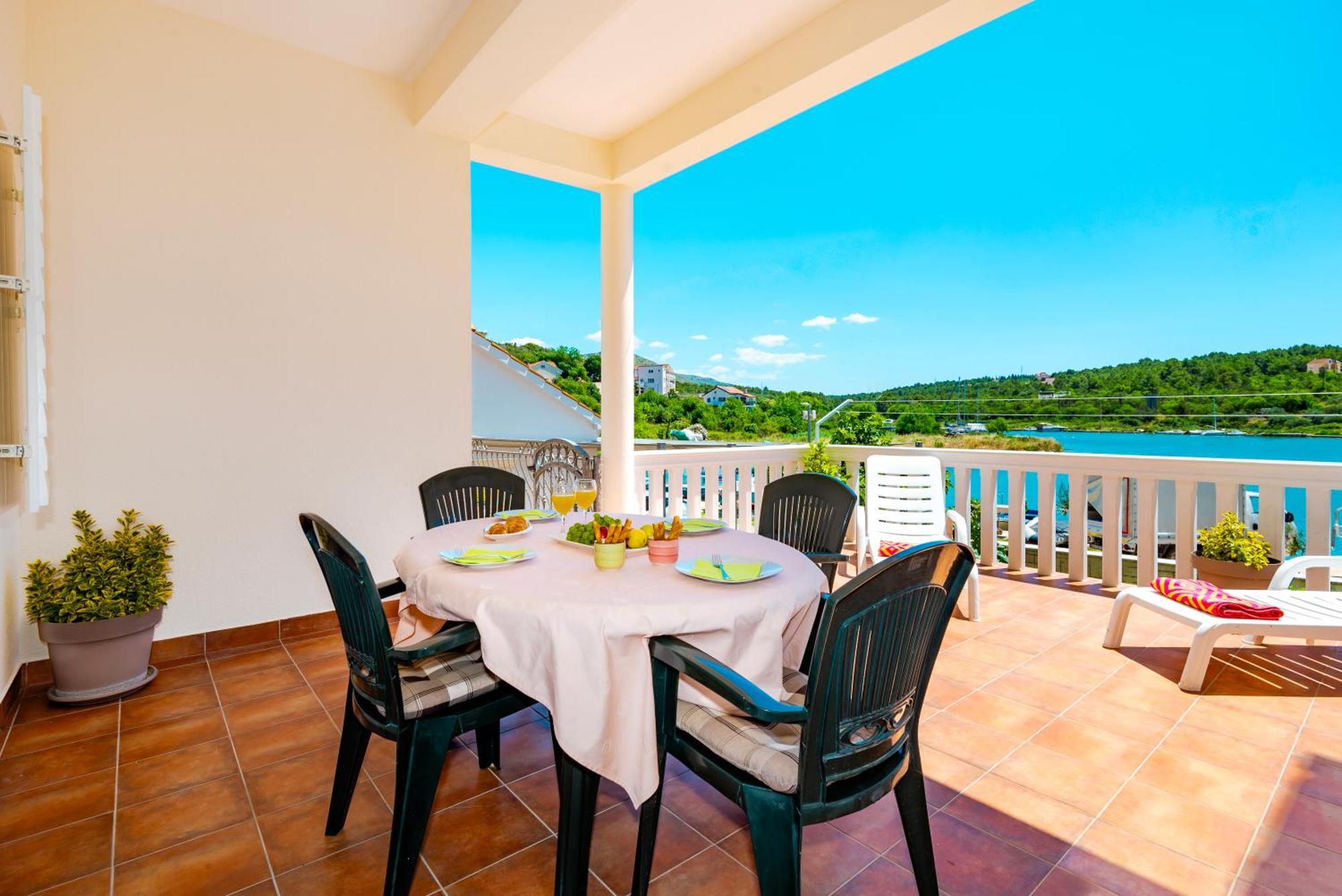 Apartment Bilice beach Exterior foto